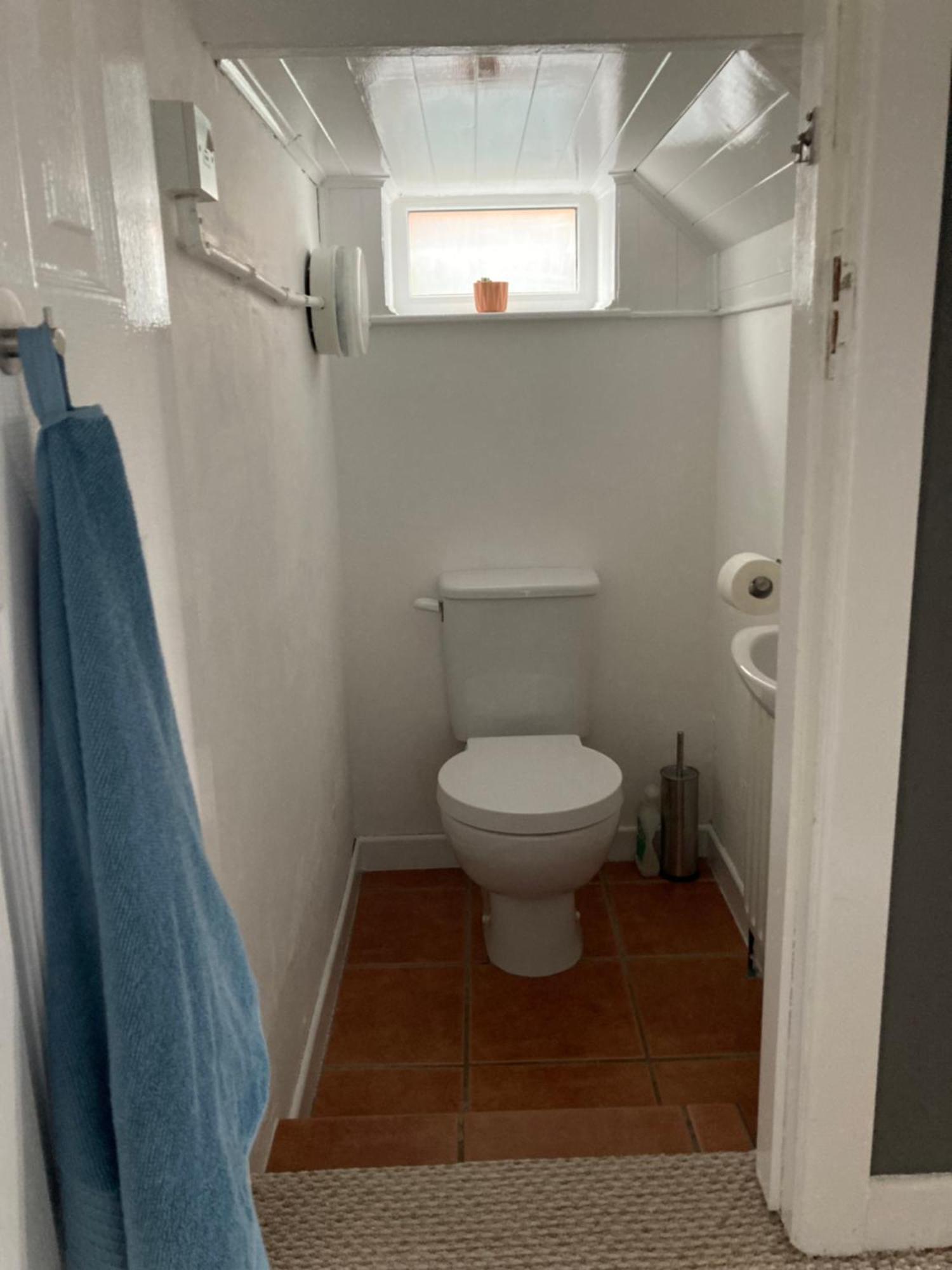 Cosy At Cumberland - Double Room With Shared Bathroom Dundonald  Экстерьер фото