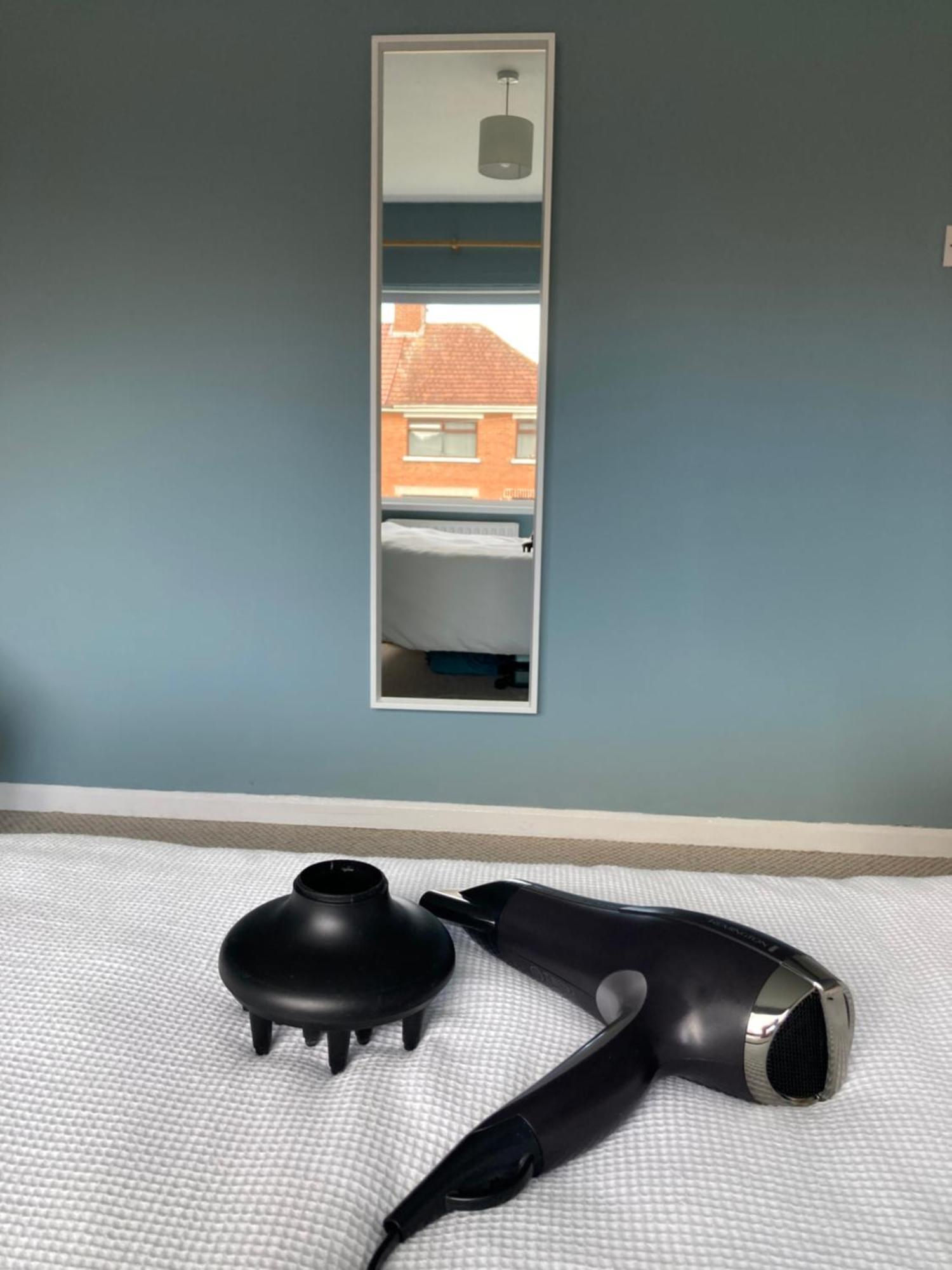 Cosy At Cumberland - Double Room With Shared Bathroom Dundonald  Экстерьер фото